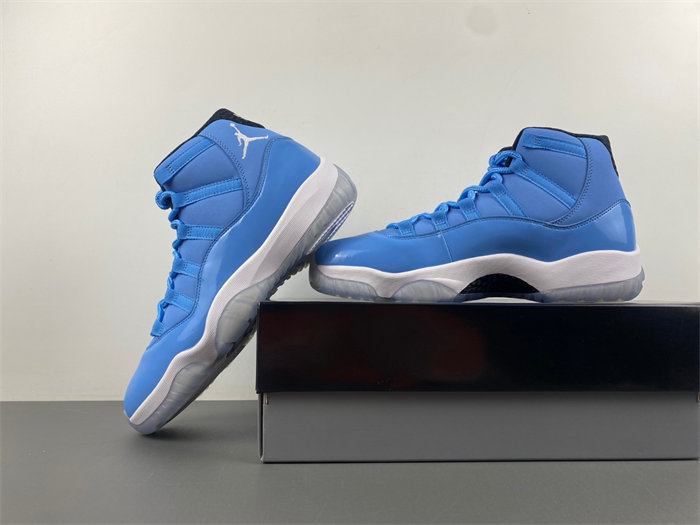 Air Jordan 11  717602-900
