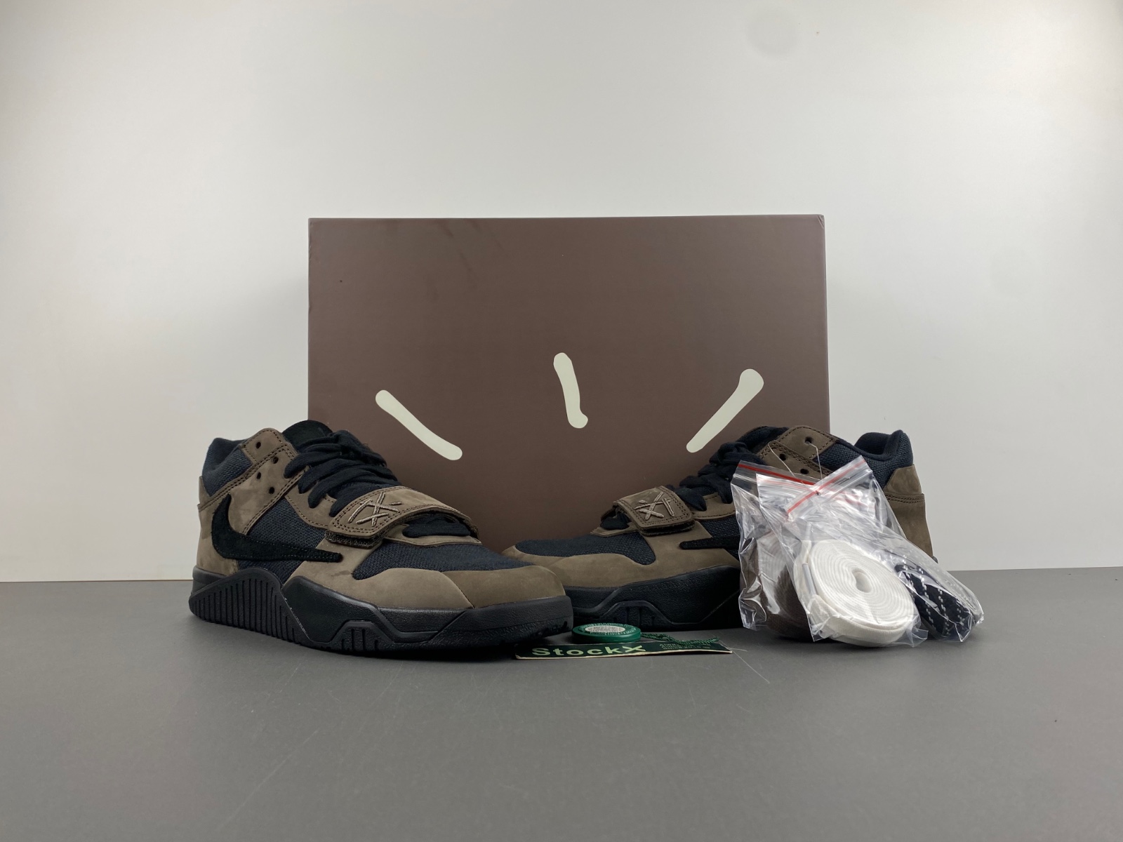 Travis Scott x Air Jordan 1 Low JACK  FZ8117-204