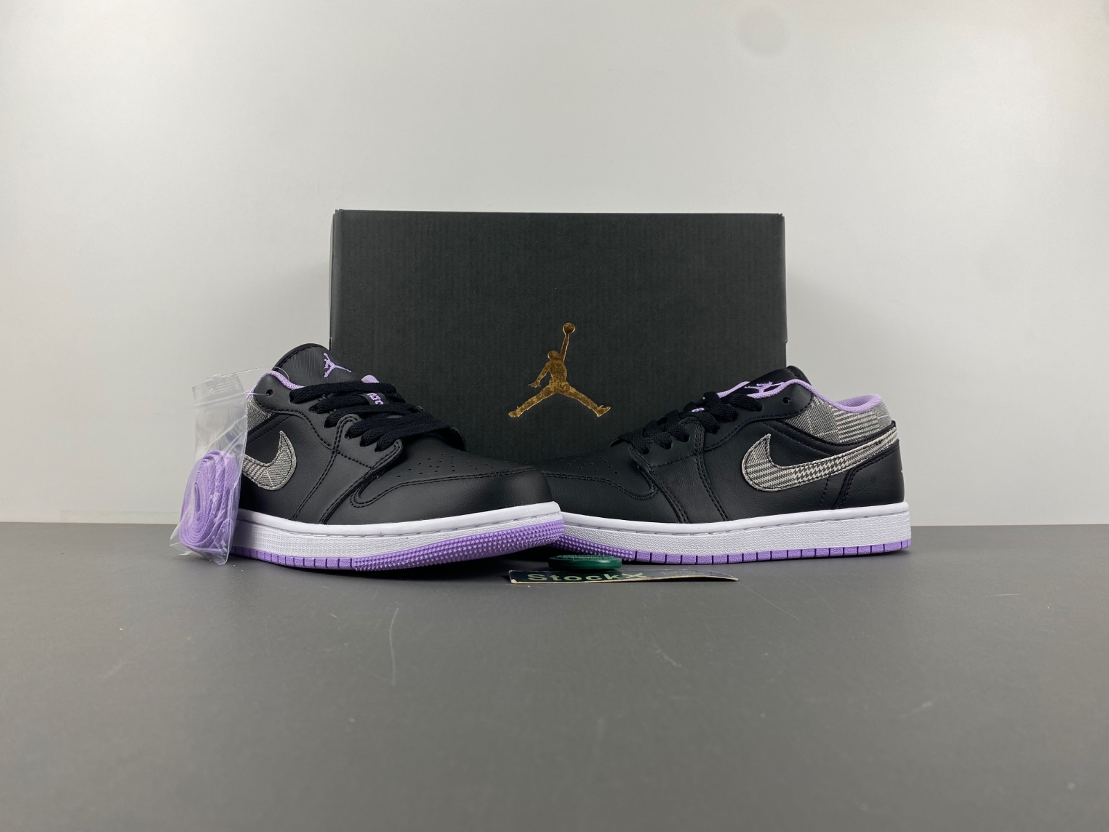 Air Jordan 1 Low Houndstooth DH0570-015