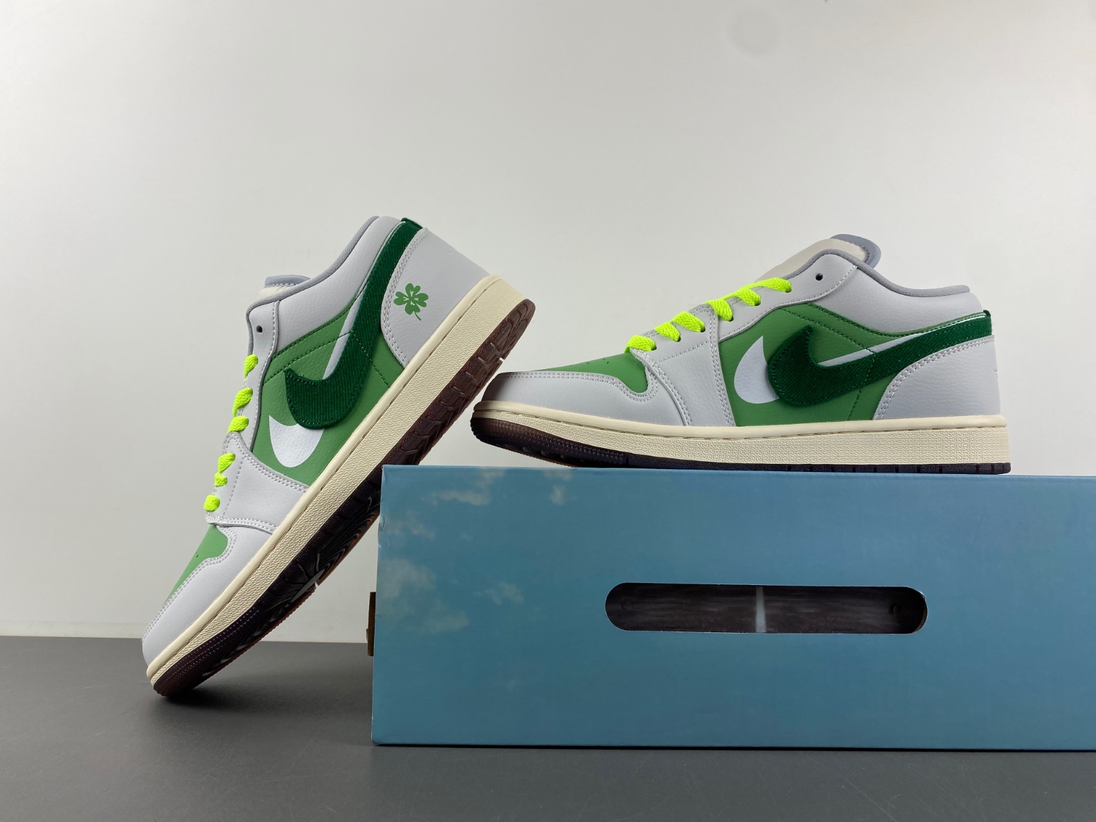 Air Jordan 1 Low  FZ5046-041