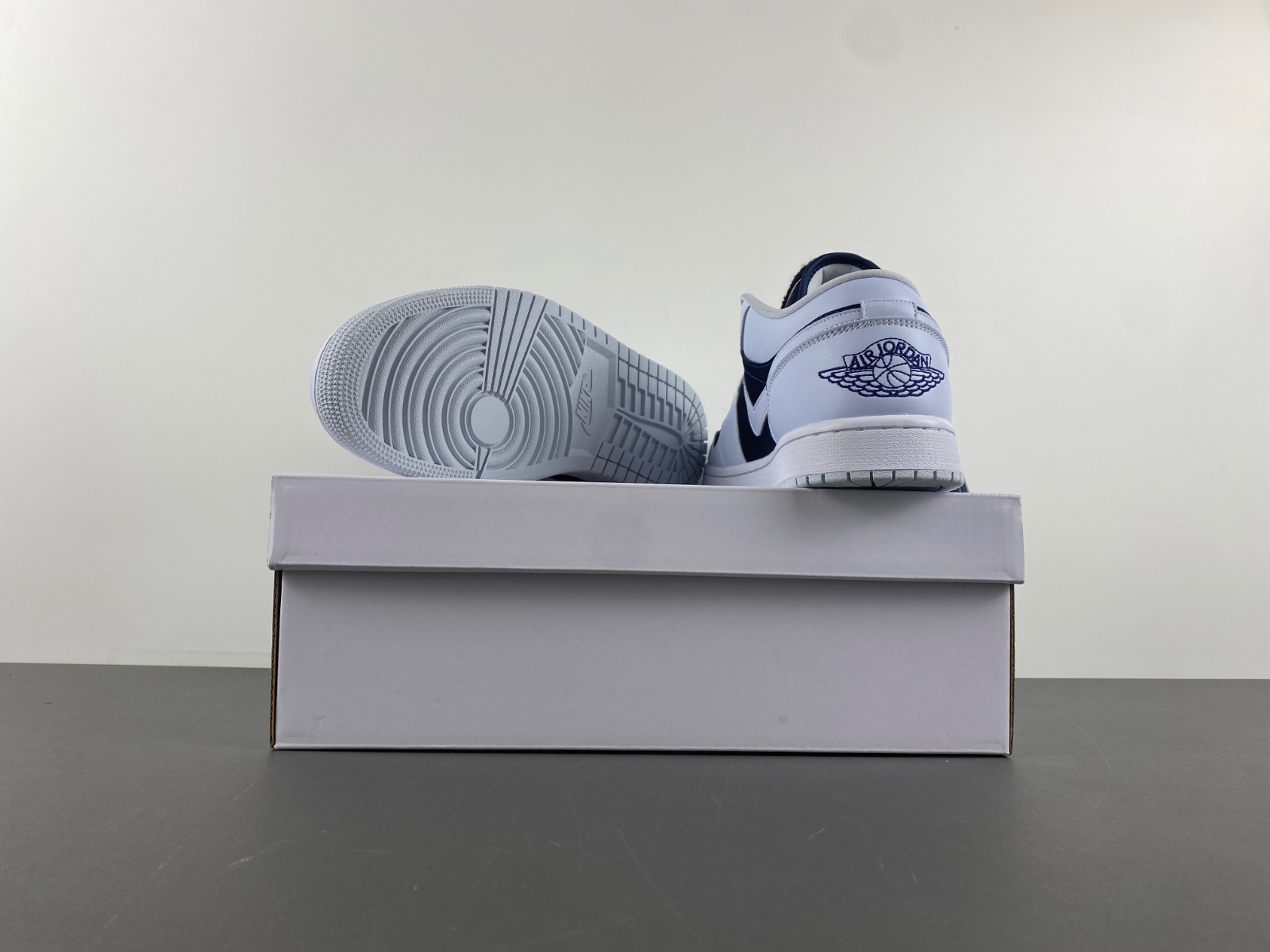 Air Jordan 1 Low SE Football Grey White Gym Red Midnight Navy FZ8778-044